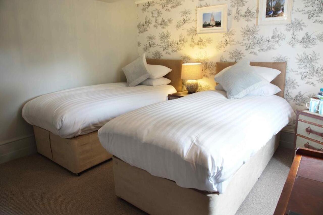 Flower Pot Hotel Sunbury-on-Thames Buitenkant foto